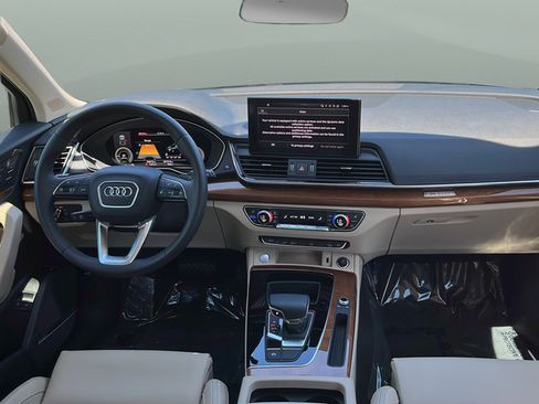 Used 2023 Audi Q5 e Premium Plus w/ Premium Plus Package AWD/4WD image 9