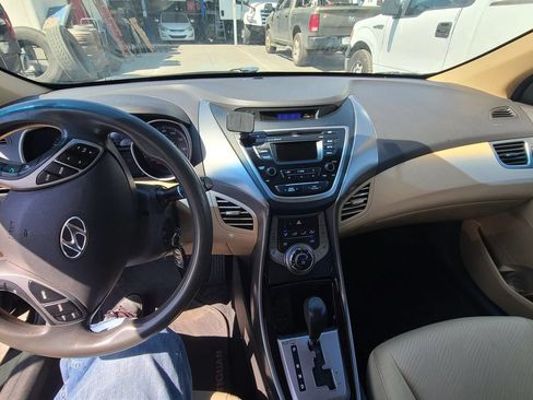 Used 2013 Hyundai Elantra GLS w/ Preferred Pkg FWD image 7