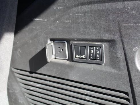 Used 2022 GMC Yukon Denali w/ Max Trailering Package image 9