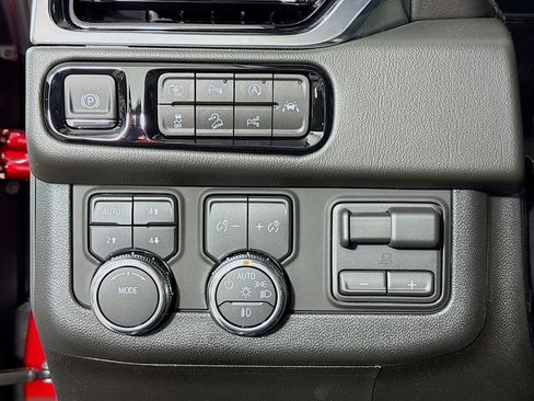 New 2026 GMC Yukon XL Denali w/ Denali Reserve Package AWD/4WD image 10
