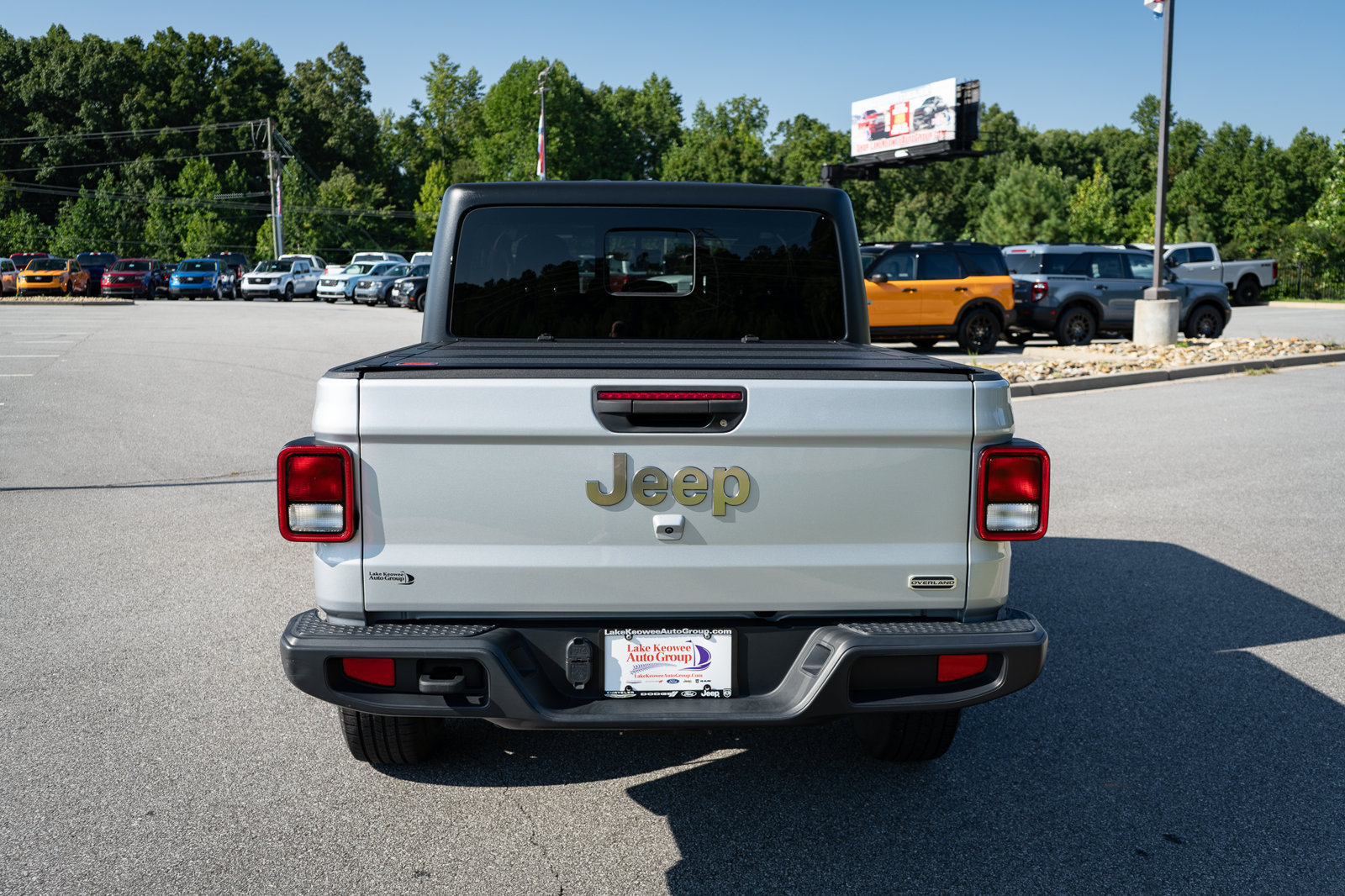 Used 2023 Jeep Gladiator Overland AWD/4WD image 8
