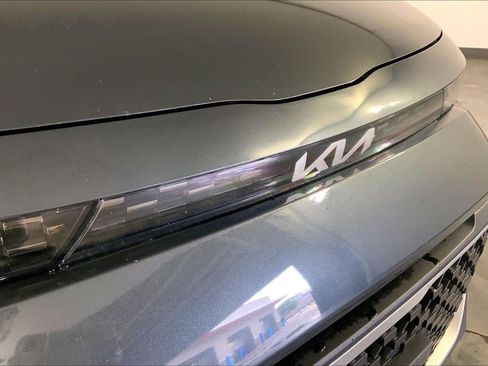 Used 2025 Kia Soul LX w/ LX Technology Package FWD image 28