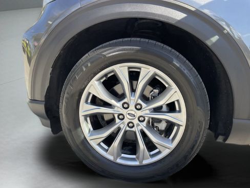 Used 2020 Ford Explorer Limited RWD image 32