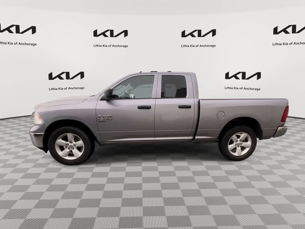 Used 2024 RAM 1500 Classic SLT AWD/4WD image 5