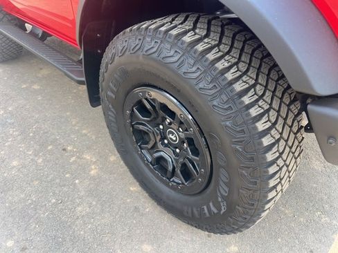 Used 2022 Ford Bronco Wildtrak image 5