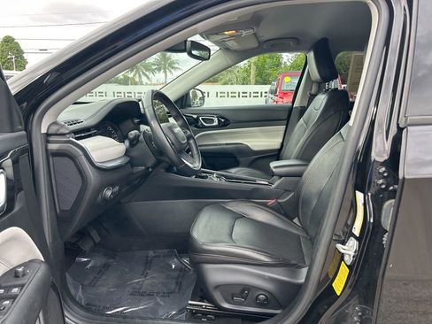 Certified 2022 Jeep Compass Limited image 10