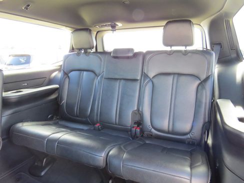 Used 2024 Jeep Wagoneer Series II AWD/4WD image 12