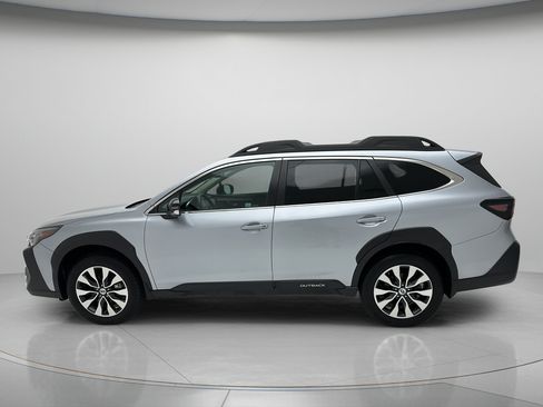 Used 2023 Subaru Outback Limited AWD/4WD image 8