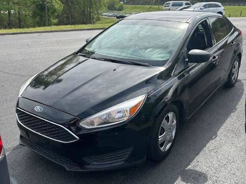 Used 2018 Ford Focus S image 1