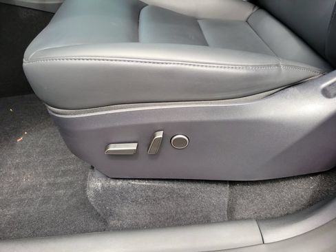 Used 2025 Tesla Model Y Performance AWD/4WD image 13