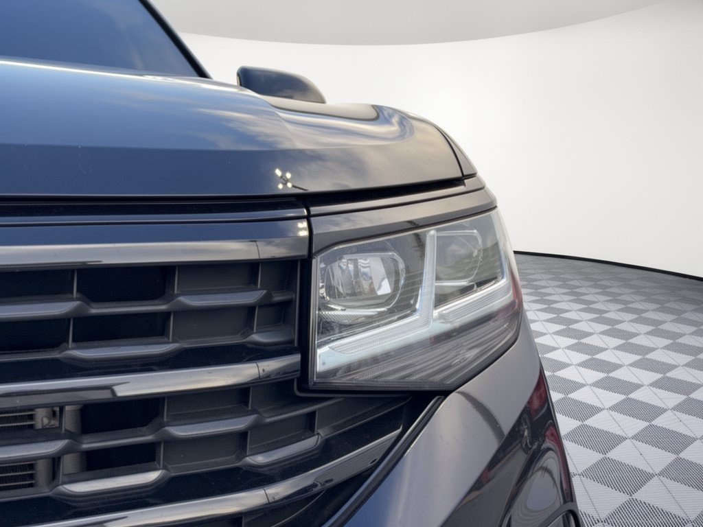 Used 2023 Volkswagen Atlas SEL R-Line AWD/4WD image 6