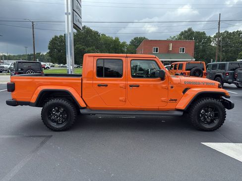 New 2025 Jeep Gladiator Sport image 2