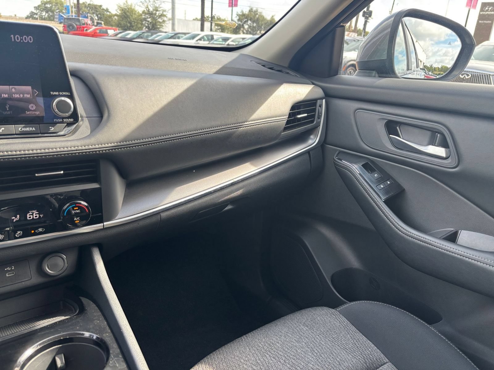 Used 2026 Nissan Rogue SV FWD image 36