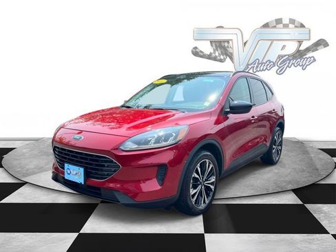 Used 2022 Ford Escape SE w/ SE Sport Appearance Package AWD/4WD image 4