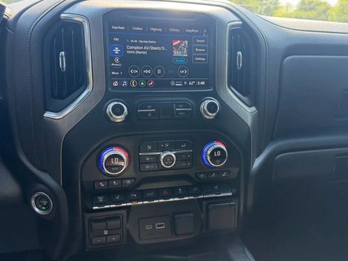 Used 2022 GMC Sierra 3500 Denali AWD/4WD image 17