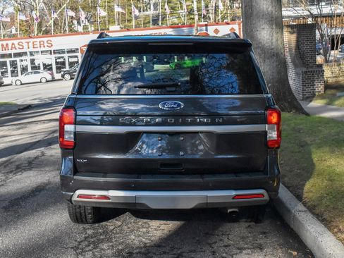 Used 2024 Ford Expedition XLT image 7