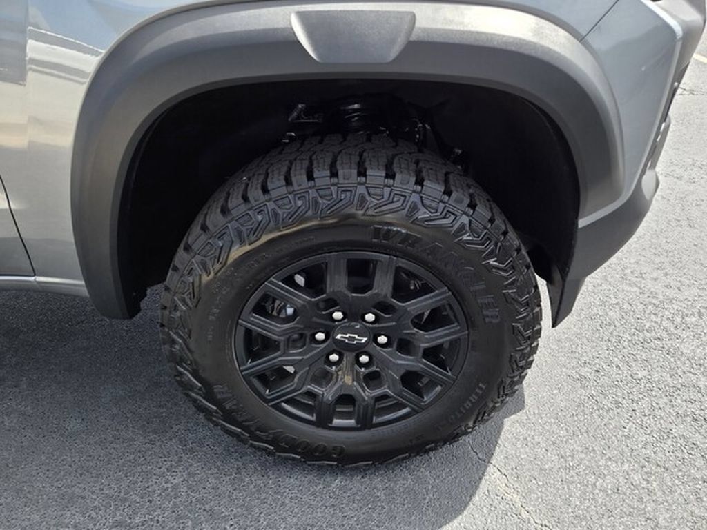 Used 2026 Chevrolet Colorado Trail Boss AWD/4WD image 7