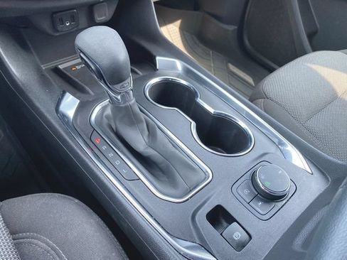 Used 2023 Chevrolet Traverse LT FWD image 15