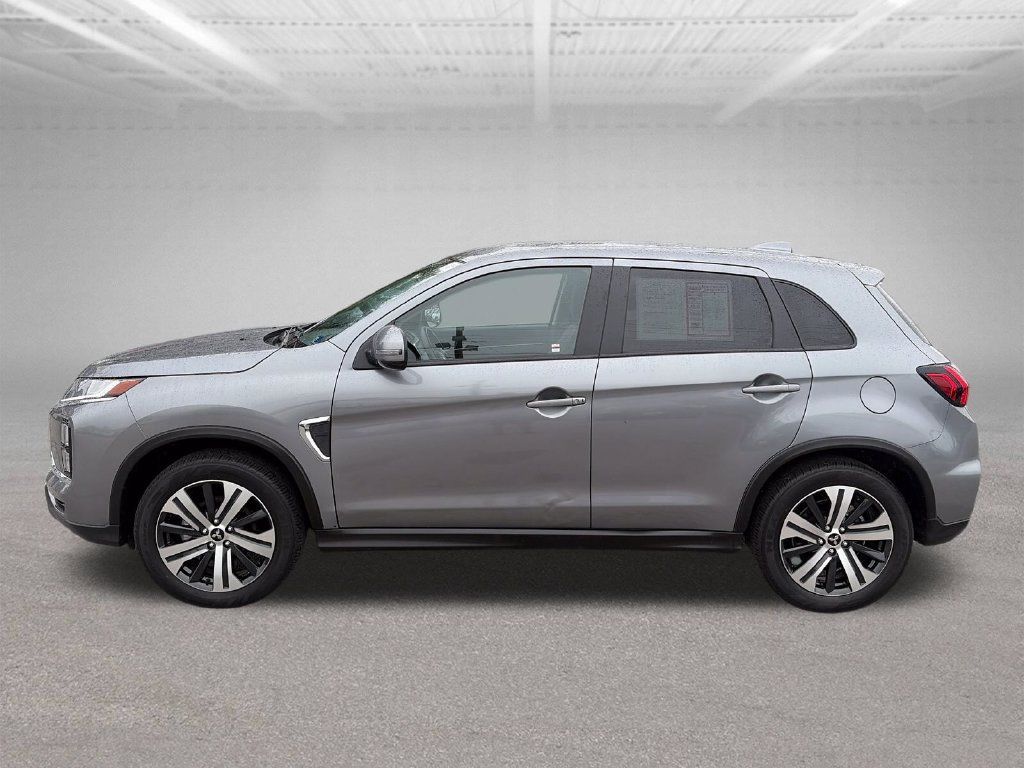Used 2025 Mitsubishi Outlander Sport SE AWD/4WD image 2