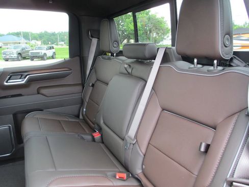 New 2026 GMC Sierra 1500 Denali w/ Denali Reserve Package AWD/4WD image 16