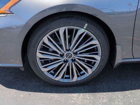 New 2026 Nissan Altima 2.5 SV w/ SV Premium Package FWD image 9
