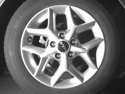 Used 2025 Kia Soul LX w/ LX Technology Package FWD image 22