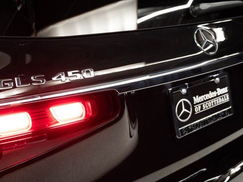 Certified 2026 Mercedes-Benz GLS 450 4MATIC image 9