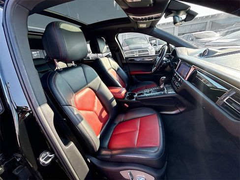 Used 2021 Porsche Macan S image 33