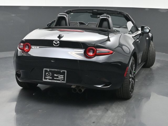 Used 2024 MAZDA MX-5 Miata Grand Touring RWD image 3