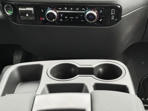 New 2026 GMC Sierra 1500 SLE image 14