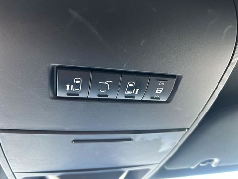Used 2019 Dodge Grand Caravan SXT FWD image 22