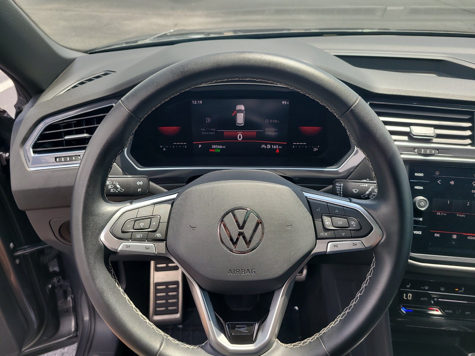 Used 2023 Volkswagen Tiguan SE R-Line FWD image 27