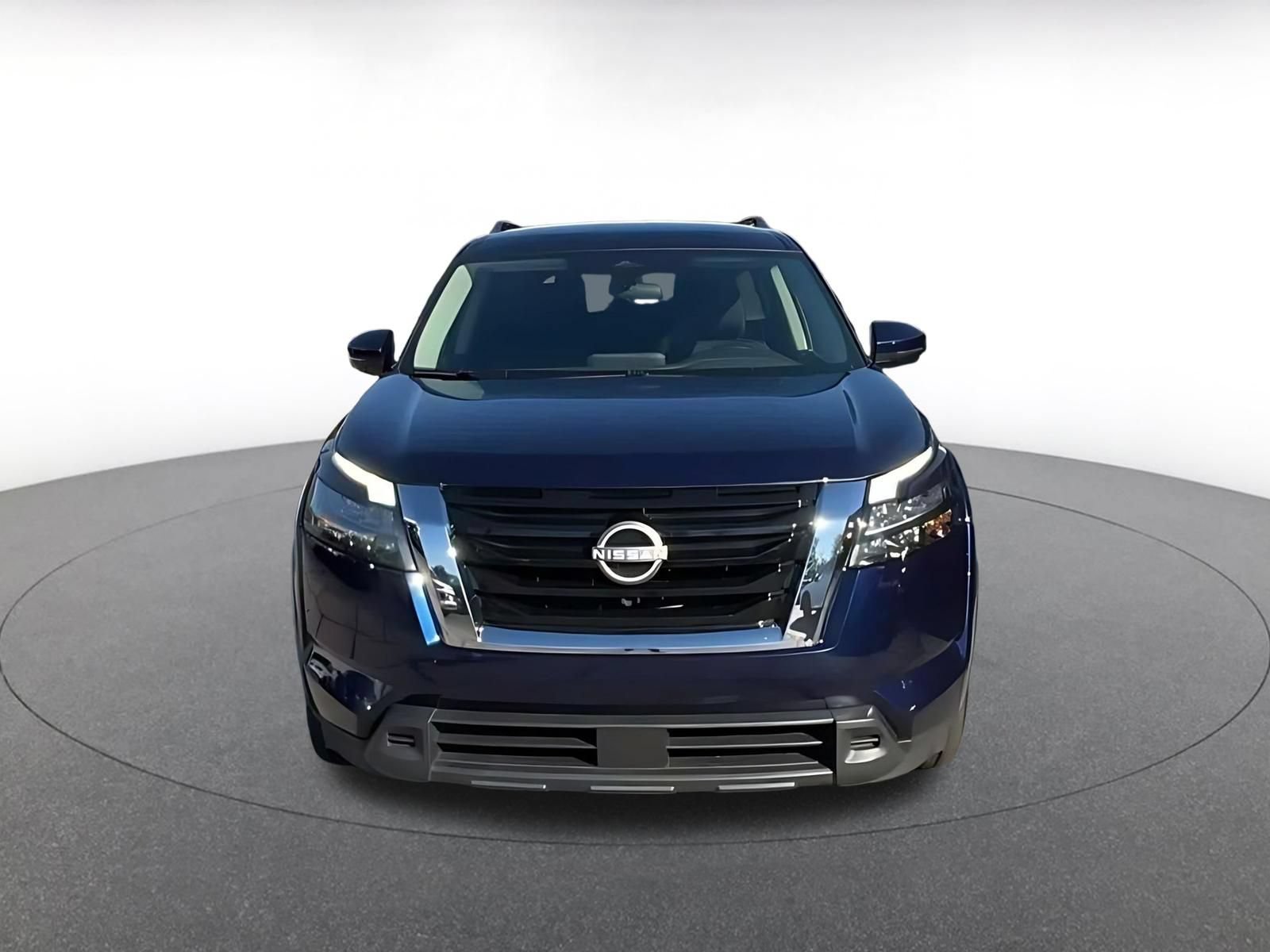 Used 2025 Nissan Pathfinder SV AWD/4WD image 4