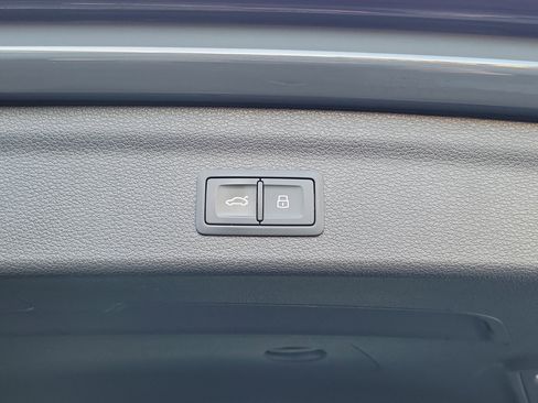 Used 2020 Audi Q3 2.0T Premium image 19