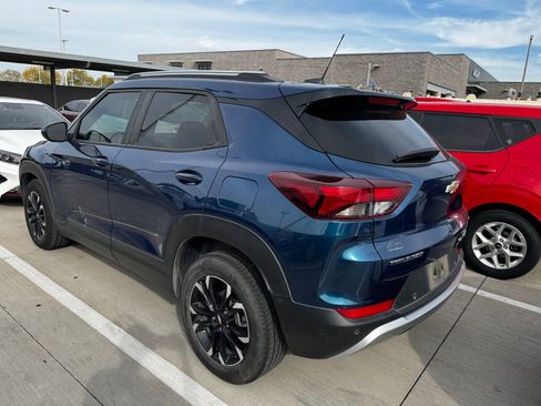 Used 2021 Chevrolet TrailBlazer LT w/ Convenience Package image 3