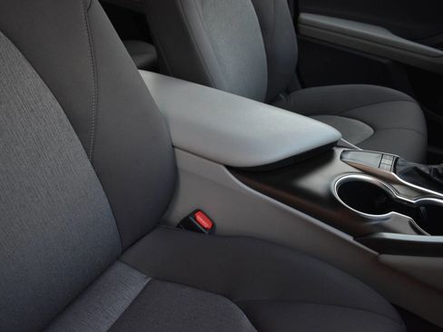 Used 2022 Toyota Camry LE image 26