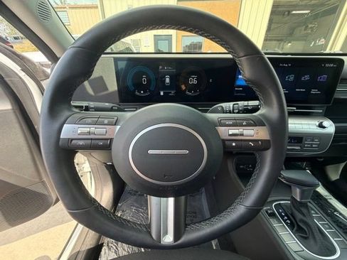 Certified 2025 Hyundai Kona SEL AWD/4WD image 24