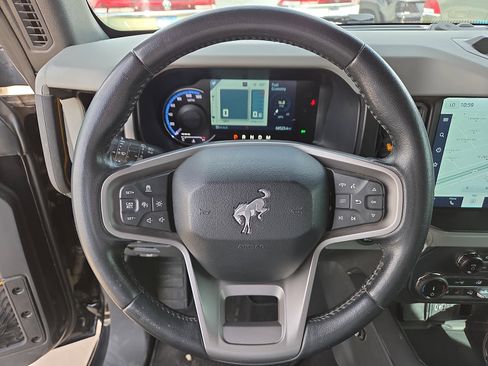 Used 2022 Ford Bronco Badlands AWD/4WD image 16