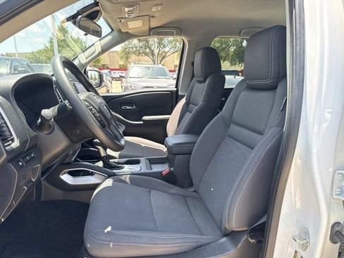 Used 2022 Nissan Frontier SV RWD image 24