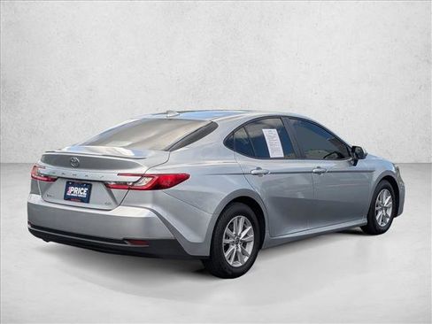 Used 2025 Toyota Camry LE w/ Convenience Package FWD image 5