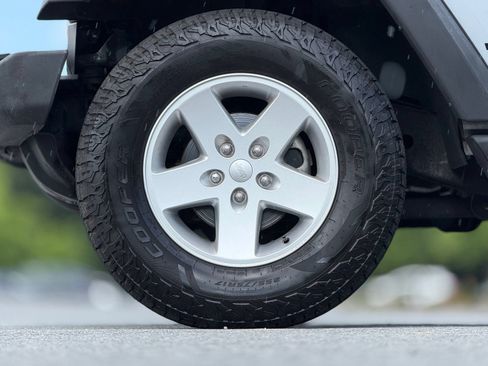Used 2016 Jeep Wrangler Unlimited Sport w/ Quick Order Package 24S AWD/4WD image 18