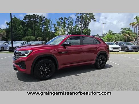 Used 2025 Volkswagen Atlas Cross Sport SEL R-Line AWD/4WD image 24