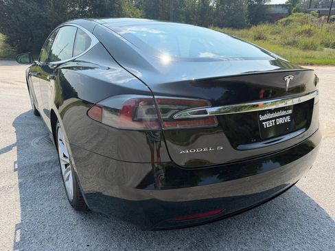 Used 2017 Tesla Model S 60D AWD/4WD image 3