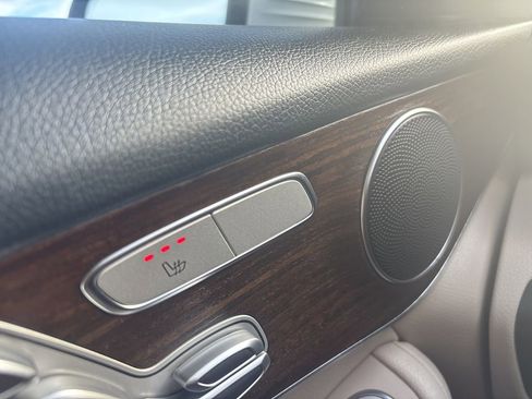 Used 2022 Mercedes-Benz GLC 300 image 8