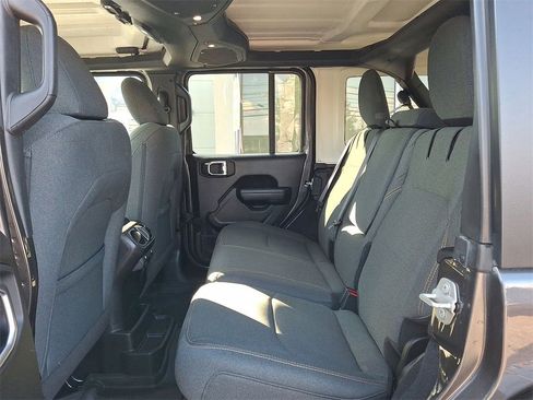 Used 2024 Jeep Wrangler Unlimited w/ Convenience Group image 20