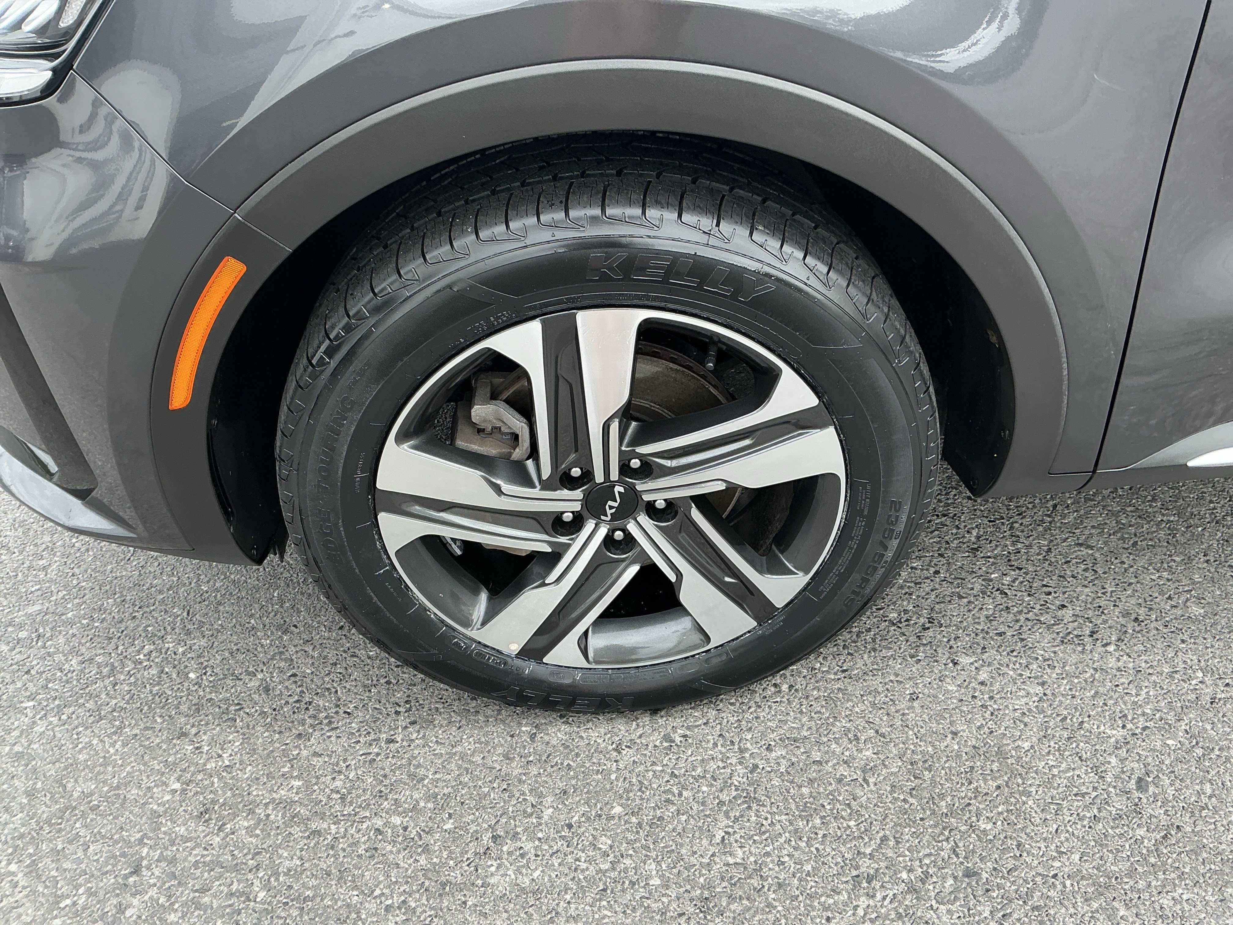 Certified 2023 Kia Sorento EX AWD/4WD image 9