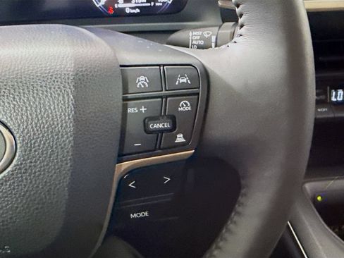 Used 2023 Toyota Crown AWD/4WD image 12