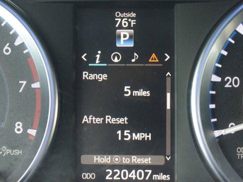 Used 2016 Toyota Highlander Limited image 4