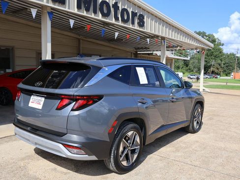 Used 2025 Hyundai Tucson SEL FWD image 8