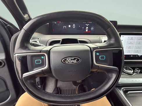 Used 2025 Ford Expedition Tremor AWD/4WD image 36